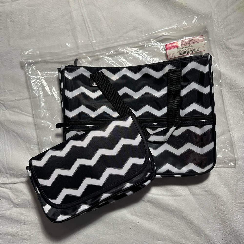 Thirty-One Beauty Bag Set